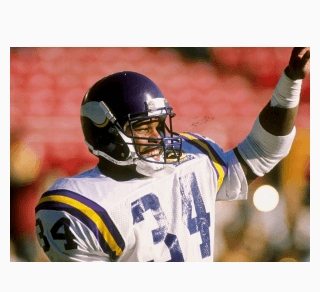 Herschel Walker waving to the crowd