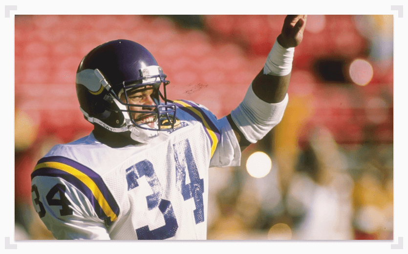 Herschel Walker waving to the crowd