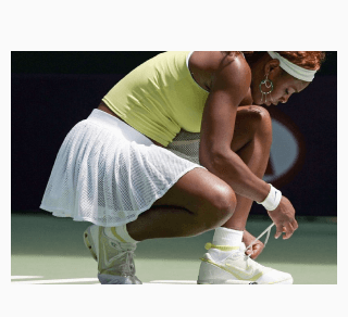 Serena Williams socks and tying shoes