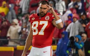 Travis Kelce signaling to fans